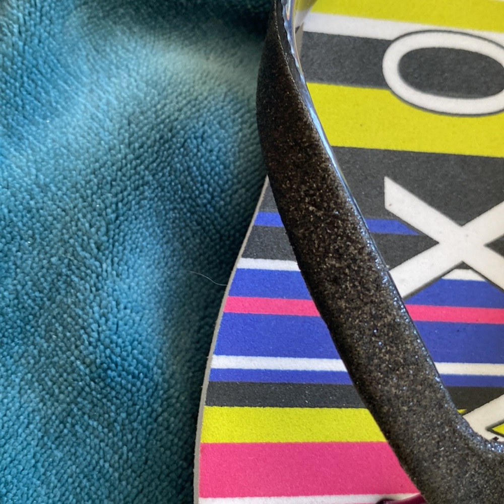 NWOT… Roxy flip-flops. - Picture 2 of 5